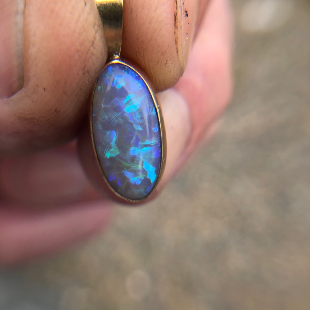 Opal and gold pendant